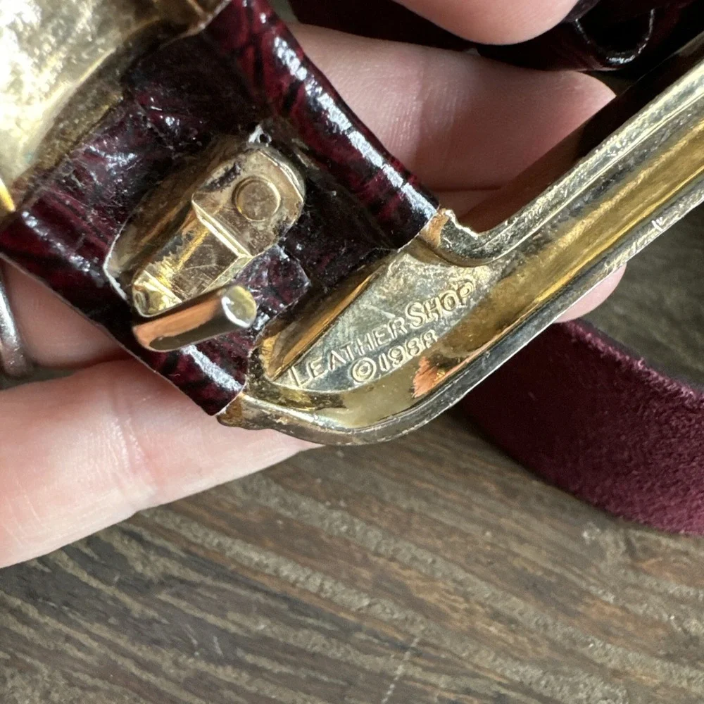 Vintage Womans Suede Belt S Burgundy‎ Gold Leather Shop High Waist Whimsigoth